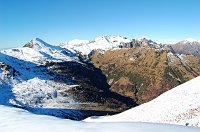 22 Neve sulle cime, colori autunnali in valle